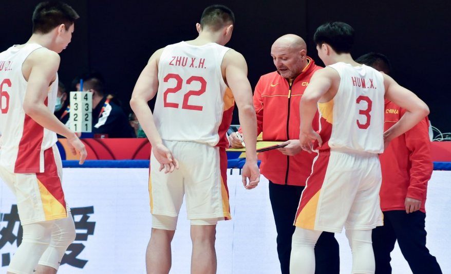 Zhou to lead China's 18-man training roster for FIBA men's World Cup